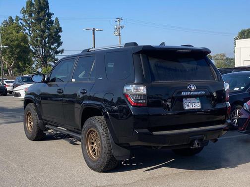 Midnight Black Metallic 2022 Toyota 4Runner SR5 Premium
