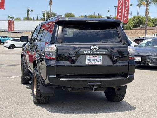 Midnight Black Metallic 2022 Toyota 4Runner SR5 Premium