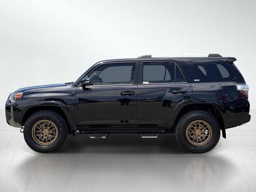 Midnight Black Metallic 2022 Toyota 4Runner SR5 Premium