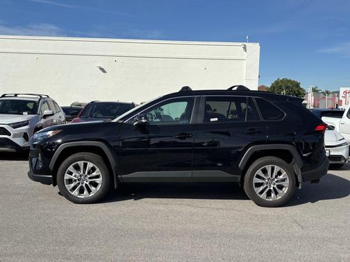 2025 Toyota RAV4 XLE Premium