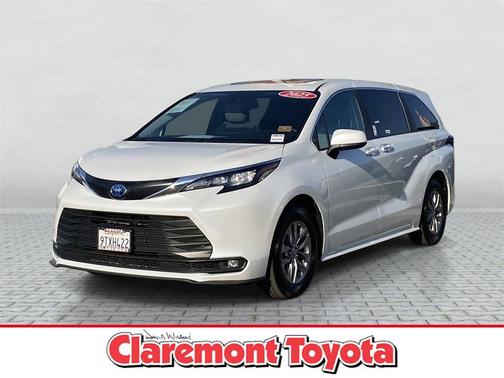 2025 Toyota Sienna XLE