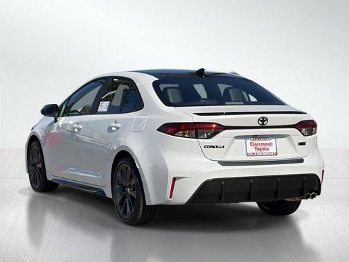 Wind Chill Pearl/Midnight Black Metallic 2026 Toyota Corolla XSE