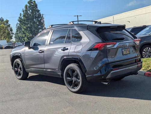 2020 Toyota RAV4 Hybrid SE