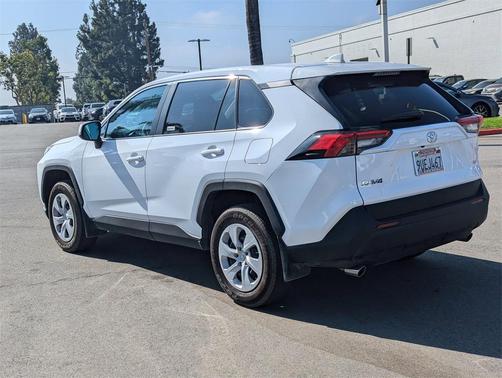 2025 Toyota RAV4 LE