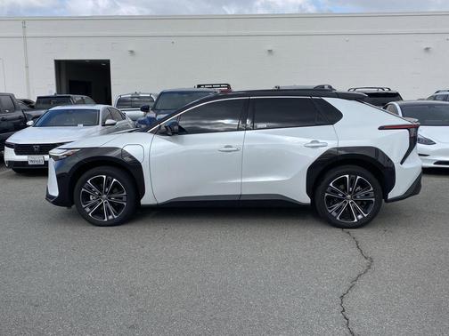 Wind Chill Pearl w/Black Roof 2024 Toyota bZ4X Limited