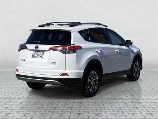 2018 Toyota RAV4 Hybrid XLE