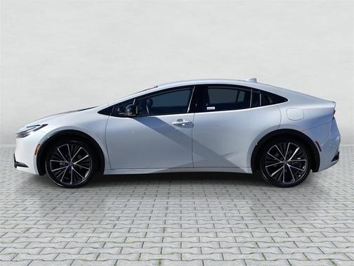 2025 Toyota Prius XLE