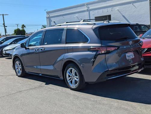 2024 Toyota Sienna Limited 7-Passenger