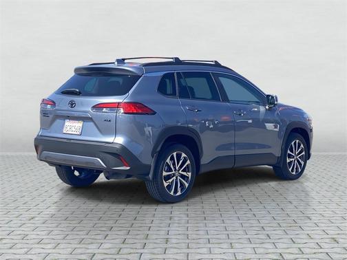 2022 Toyota Corolla Cross XLE