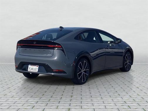 2025 Toyota Prius XLE