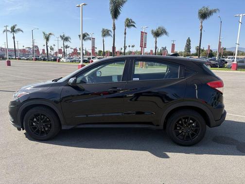 Crystal Black Pearl 2021 Honda HR-V LX