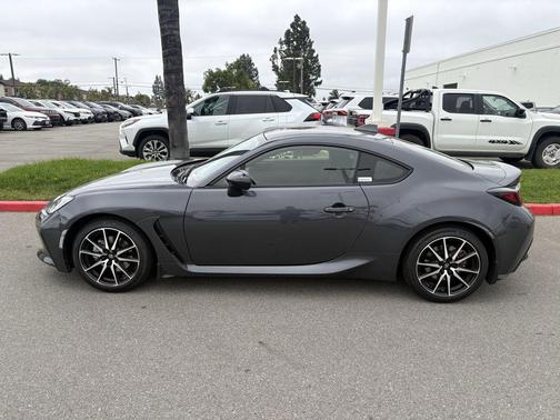 Pavement 2024 Toyota GR86 Base