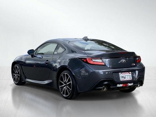 Pavement 2024 Toyota GR86 Base