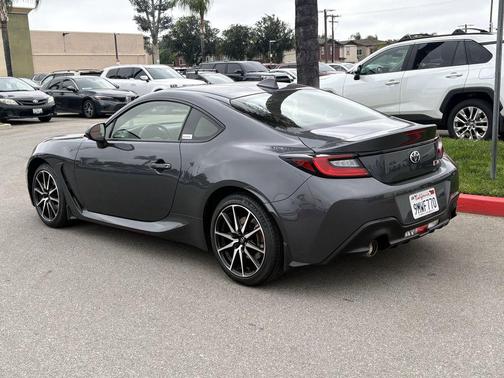 Pavement 2024 Toyota GR86 Base