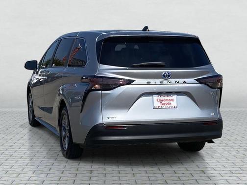 Celestial Silver Metallic 2025 Toyota Sienna LE