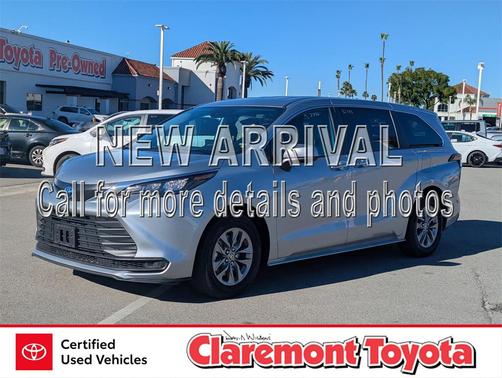2025 Toyota Sienna LE