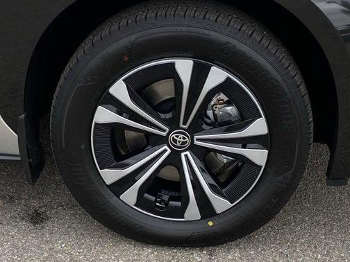 2025 Toyota bZ4X XLE