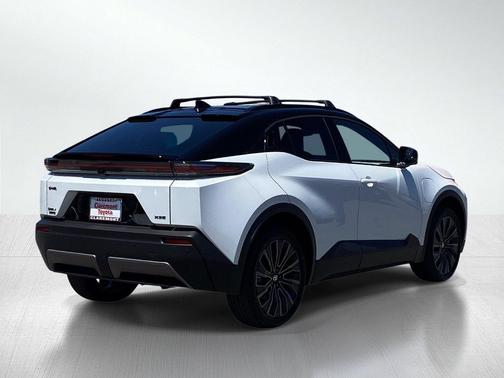 Wind Chill Pearl w/Midnight Black Metallic Roof 2026 Toyota C-HR XSE