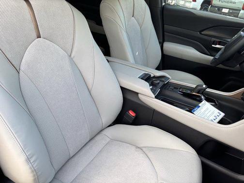 2026 Toyota Grand Highlander Hybrid Limited MAX