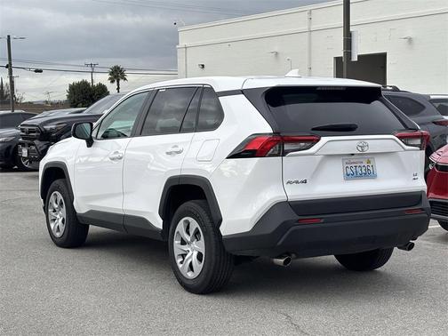 2025 Toyota RAV4 LE
