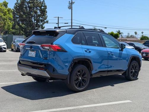 2023 Toyota RAV4 Hybrid SE