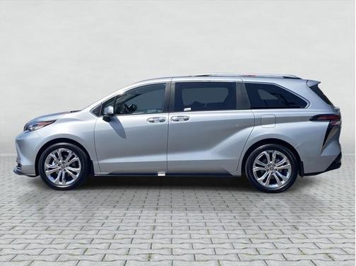 2023 Toyota Sienna Platinum 7 Passenger