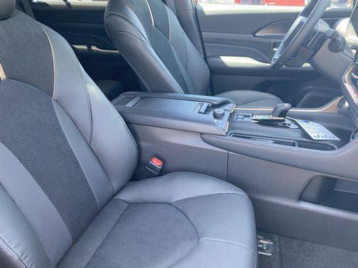 2025 Toyota Grand Highlander Hybrid Limited MAX