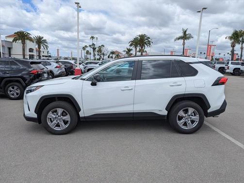 2025 Toyota RAV4 Hybrid LE