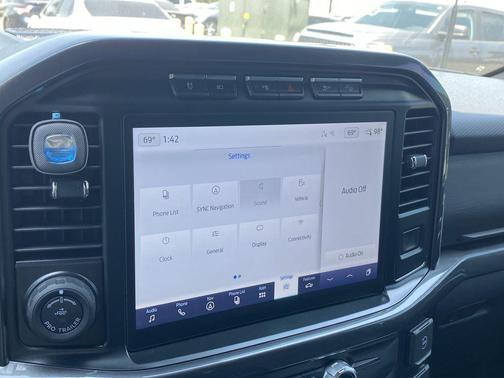 Oxford White 2023 Ford F-150 XLT