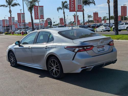 2024 Toyota Camry SE