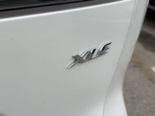 Wind Chill Pearl 2023 Toyota Corolla Cross XLE