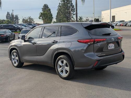 2020 Toyota Highlander LE