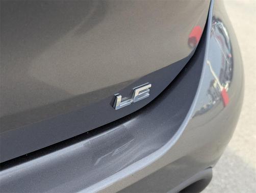 2020 Toyota Highlander LE