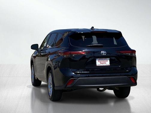 Midnight Black Metallic 2024 Toyota Highlander LE