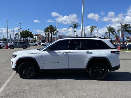 2025 Jeep Grand Cherokee Altitude