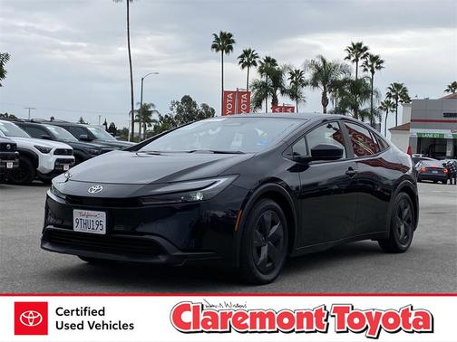 2025 Toyota Prius LE