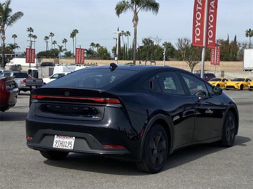 2025 Toyota Prius LE