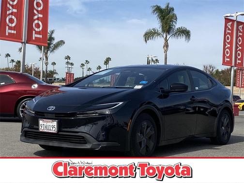 2025 Toyota Prius LE