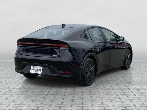 2025 Toyota Prius LE