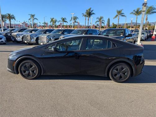 2025 Toyota Prius LE