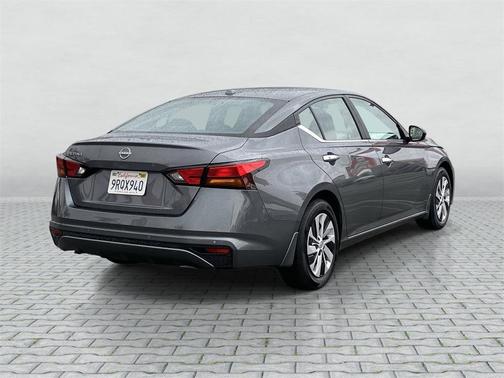 2025 Nissan Altima S FWD