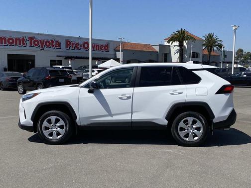 Ice 2025 Toyota RAV4 LE