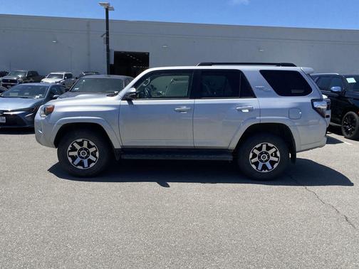 Classic Silver Metallic 2024 Toyota 4Runner TRD Off Road Premium