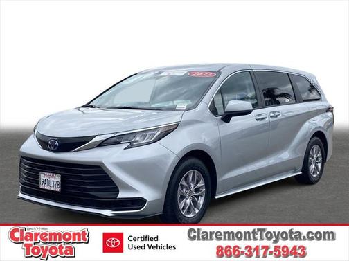 2022 Toyota Sienna LE