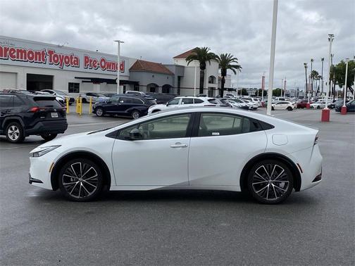 2024 Toyota Prius XLE