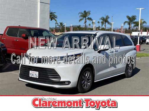 2025 Toyota Sienna XLE
