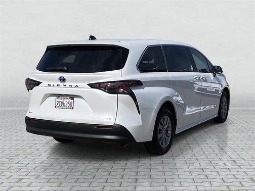 2025 Toyota Sienna XLE
