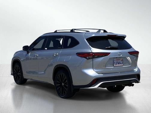 Celestial Silver Metallic 2023 Toyota Highlander XSE