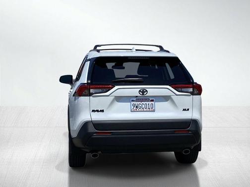 Wind Chill Pearl 2025 Toyota RAV4 XLE Premium