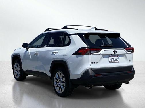 Wind Chill Pearl 2025 Toyota RAV4 XLE Premium